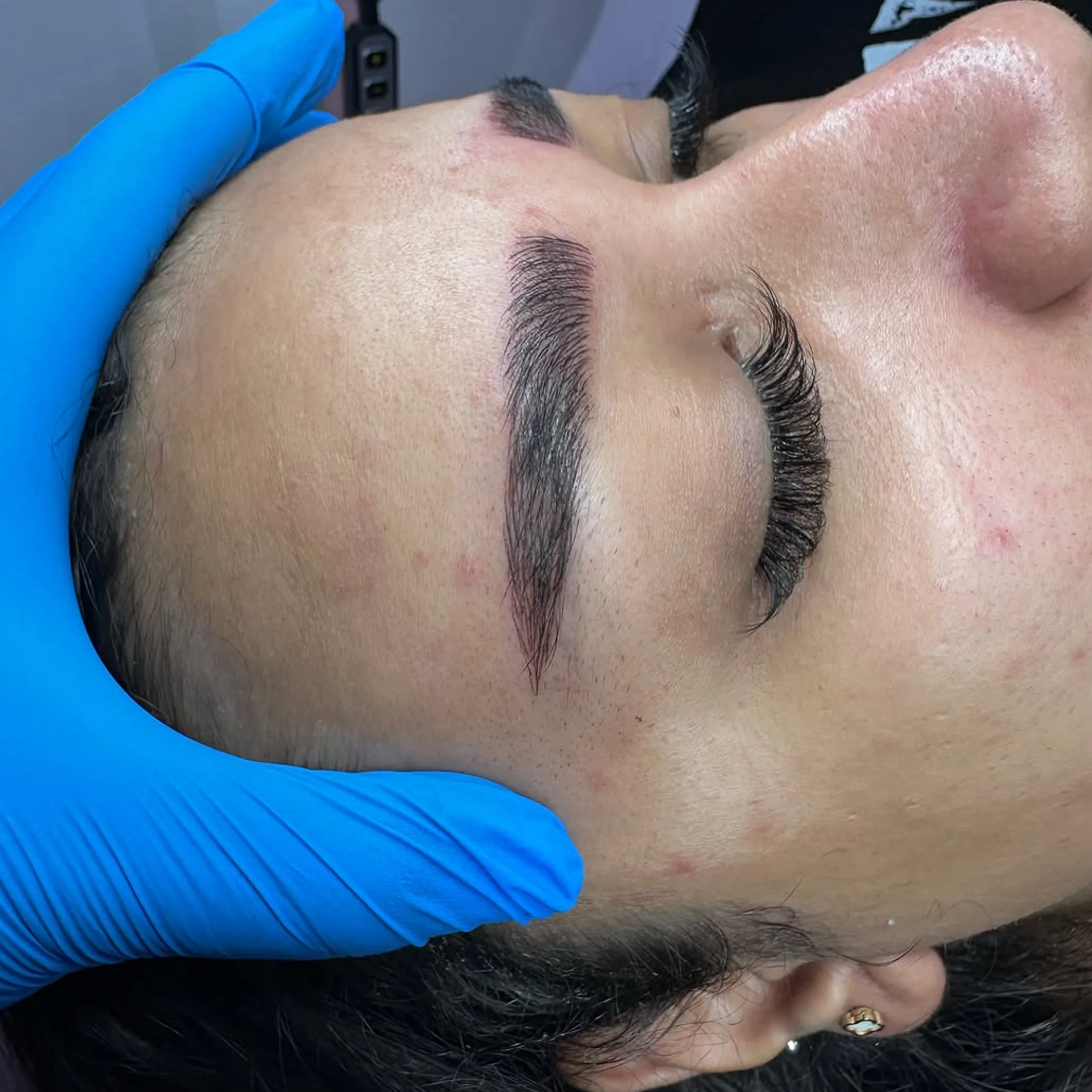 eyebrow microblading procedure